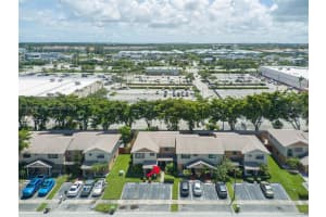 10452 NW 3rd St, Pembroke Pines, FL 33026, Sold 10/24/24