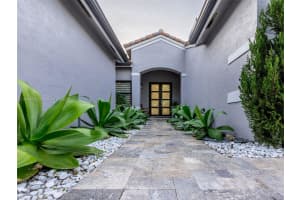 180 Montclaire Dr, Weston, FL 33326, Sold 10/07/24