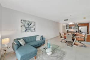 185 SW 7th St APT 3301, Miami, FL 33130, Sold 02/20/25