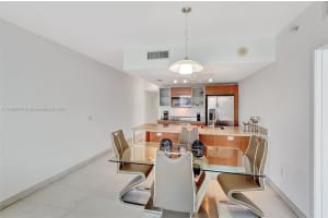 185 SW 7th St APT 3301, Miami, FL 33130, Sold 02/20/25