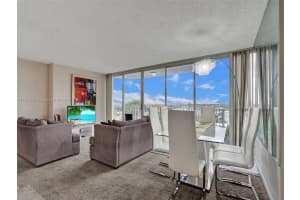 7601 E Treasure Dr 505, North Bay Village