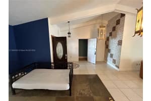 19510 W Oakmont Dr, Hialeah, FL 33015, Sold 11/08/24