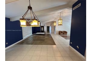 19510 W Oakmont Dr, Hialeah, FL 33015, Sold 11/08/24