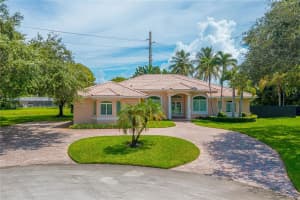 16315 SW 88th Ct, Palmetto Bay, FL 33157, Sold 11/22/24