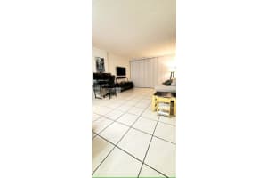 8841 W Flagler St APT 207, Miami, FL 33174, Sold 12/12/24