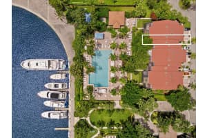 3602 Yacht Club Dr 405, Aventura