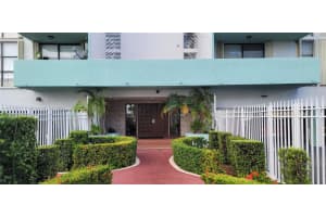 1825 W 44th Pl APT 207, Hialeah, FL 33012, Sold 11/27/24