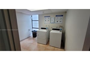 1825 W 44th Pl APT 207, Hialeah, FL 33012, Sold 11/27/24
