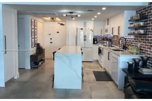 100 Lincoln Rd, Miami Beach, FL 33139, Sold 10/30/24