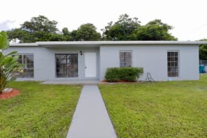 820 NW 33rd Terrace, Fort Lauderdale, FL 33311, Sold 11/04/24