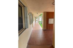 10155 NW 9th St Cir, Miami, FL 33172, Sold 01/27/25