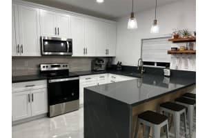 386 NW 12th Ave, Florida City, FL 33034, Sold 10/03/24