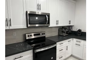 386 NW 12th Ave, Florida City, FL 33034, Sold 10/03/24