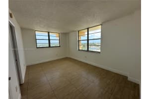 15600 NW 7th Ave APT 803, Miami, FL 33169, Sold 11/12/24