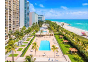 2625 Collins Ave APT 309, Miami Beach, FL 33140, Sold 08/11/25