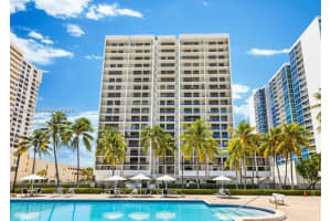 2625 Collins Ave APT 309, Miami Beach, FL 33140, Sold 08/11/25