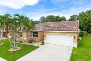 402 SW 200th Terrace, Pembroke Pines, FL 33029, Sold 12/24/24