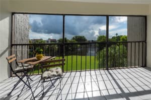 230 Lakeview Dr, Weston, FL 33326, Sold 11/07/24
