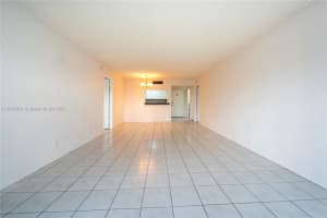 230 Lakeview Dr, Weston, FL 33326, Sold 11/07/24