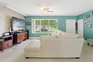 620 SW 69th Terrace, Pembroke Pines, FL 33023, Sold 10/04/24