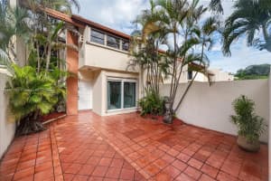 7710 SW 103rd Pl, Miami, FL 33173, Sold 12/03/24