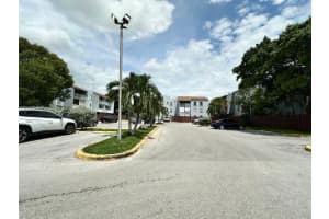 1725 W 60th St F307, Hialeah