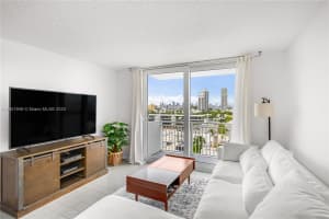 345 Ocean Dr APT 905, Miami Beach, FL 33139, Sold 11/04/24