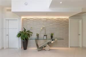 60 SW 13th St, Miami, FL 33130, Sold 11/08/24