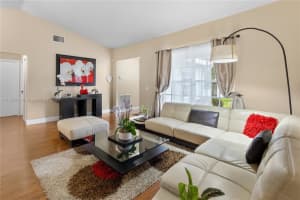 8401 NW 8th St, Pembroke Pines, FL 33024, Sold 12/04/24