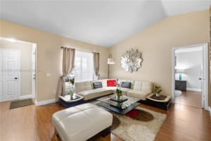 8401 NW 8th St, Pembroke Pines, FL 33024, Sold 12/04/24