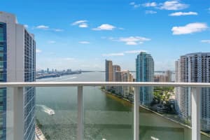 300 S Biscayne Blvd t 2910, Miami, FL 33131, Sold 11/07/24