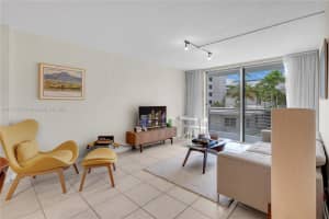 1605 Bay Rd APT 208, Miami Beach, FL 33139, Sold 12/02/24