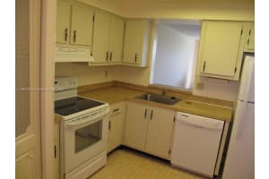 7320 Lake Cir Dr 404, Margate