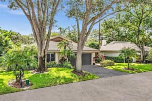 71 Ivy Rd, Hollywood, FL 33021, Sold 10/30/24