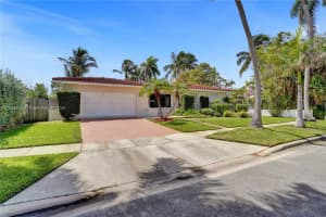 852 Tyler St, Hollywood, FL 33019, Sold 12/06/24