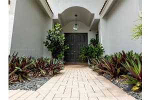 16407 Diamond Head Dr, Weston, FL 33331, Sold 10/17/24