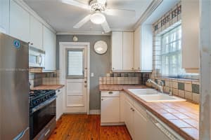 4010 Meridian Ave APT 6, Miami Beach, FL 33140, Sold 01/30/25