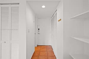 10400 SW 108th Ave APT A208, Miami, FL 33176, Sold 11/15/24