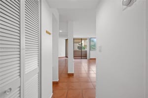 10400 SW 108th Ave APT A208, Miami, FL 33176, Sold 11/15/24