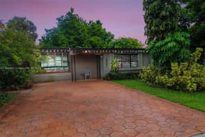 3301 SW 98th Ave, Miami, FL 33165, Sold 03/10/25