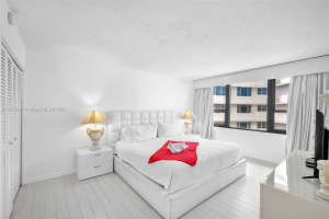 5225 Collins Ave, Miami, FL 33140, Sold 05/16/25