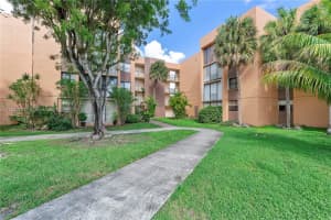 9410 W Flagler St APT 114, Miami, FL 33174, Sold 12/13/24