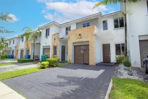 17629 SW 150th Ct, Miami, FL 33187, Sold 10/21/24