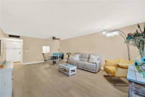 1516 S Lakeside Dr APT 112, Lake Worth Beach, FL 33460, - MLS#A11653672