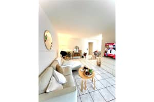 901 10th St APT 2, Miami Beach, FL 33139, Sold 12/11/24