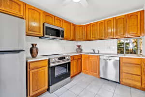 1000 NE 14th Ave APT 212, Hallandale Beach, FL 33009, Sold 11/12/24