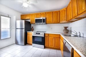 1000 NE 14th Ave APT 212, Hallandale Beach, FL 33009, Sold 11/12/24