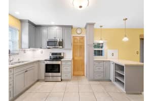 2021 N 49th Ave, Hollywood, FL 33021, Sold 11/06/24