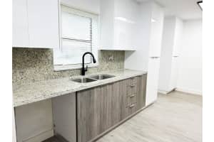 513 NW 3rd Way, Deerfield Beach, FL 33441, Sold 12/03/24