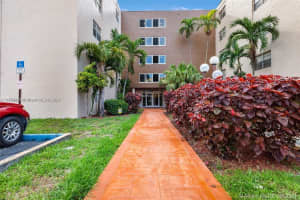 6960 Miami Gardens Dr 2 525, Hialeah, FL 33015, - MLS#A11654887